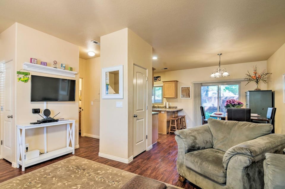 Kanab Condo w/ Pool & AC < 1 Mi to Attractions! House in Kanab