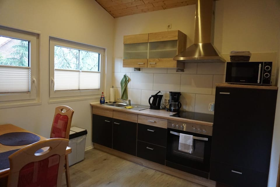 Photo of the whole room, kitchen