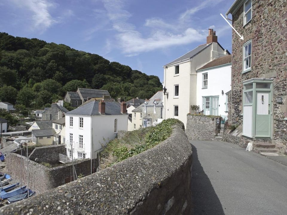 Balcony Cottage House in Cawsand