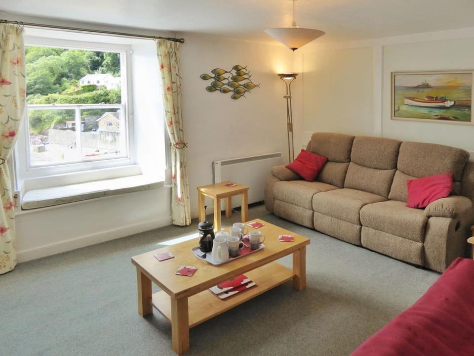 Balcony Cottage House in Cawsand