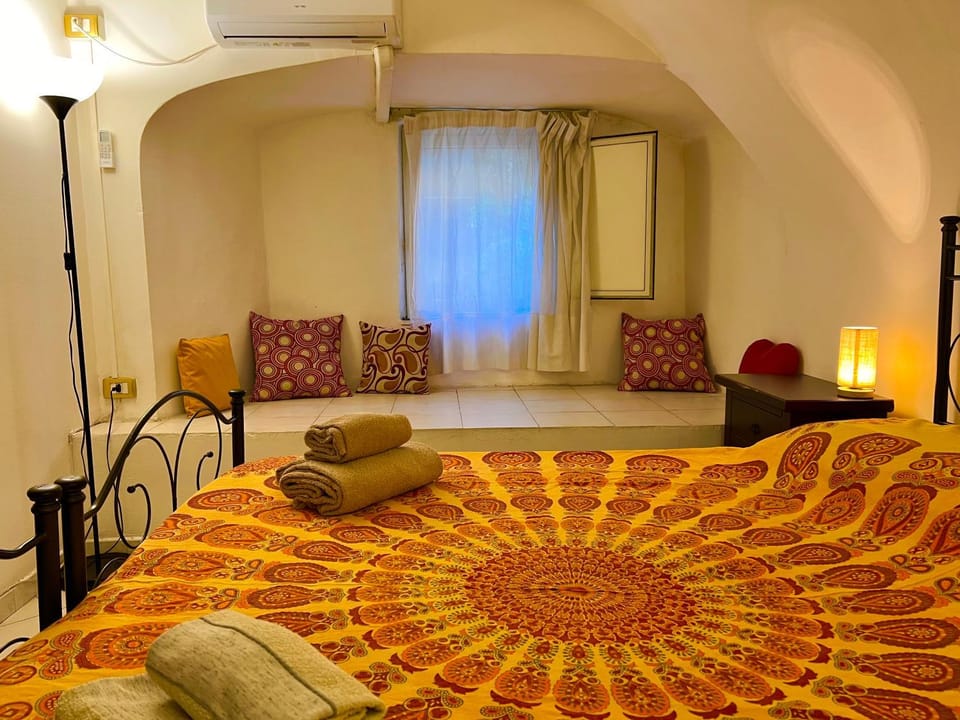 Decorative detail, Bedroom, heating, air conditioner
