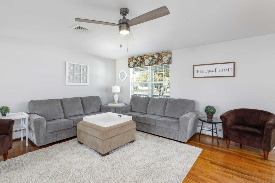 Breezy Ocean City Home: Walk to Beach + Boardwalk! House in Ocean City