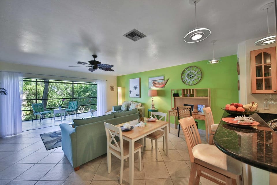 Waterfront Matlacha Condo w/ Patio & Pool Access House in Matlacha