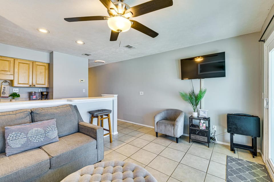 Oceanfront Panama City Beach Condo w/ Balcony! House in Lower Grand Lagoon