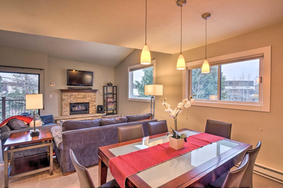 Walk to Chair Lift: Mtn-View Breckenridge Condo House in Breckenridge