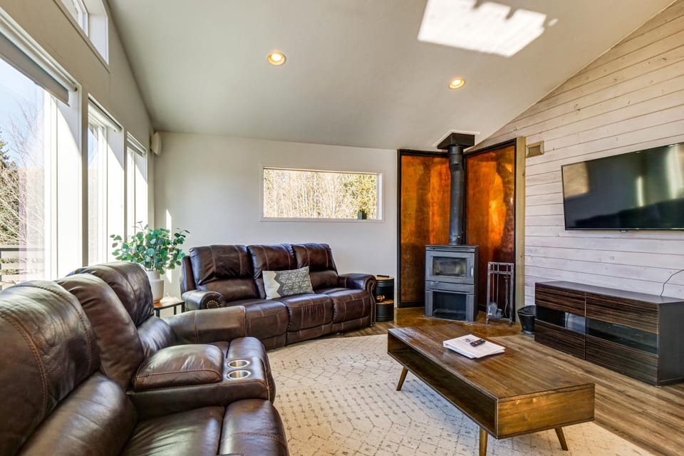 Quiet Alma Home w/ Deck - 20 Mi to Breckenridge! House in Alma