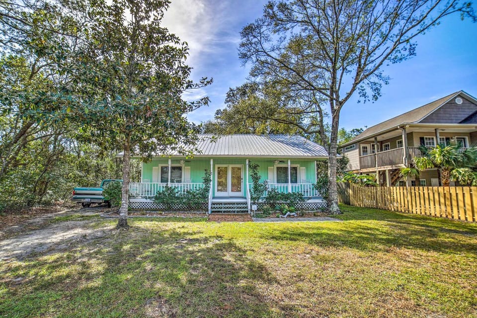 Oak Island Home w/ Yard < 1 Mi to the Beach! House in Oak Island