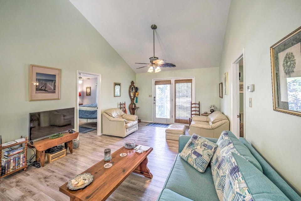 Oak Island Home w/ Yard < 1 Mi to the Beach! House in Oak Island
