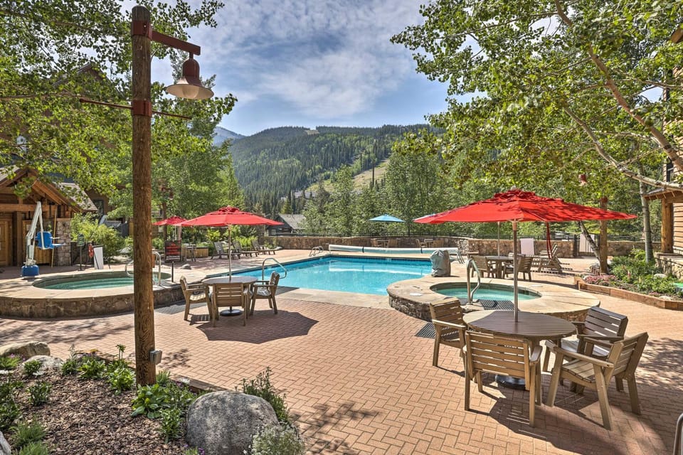 Keystone Ski Condo w/ Mtn View - Walk to Gondola! House in Keystone