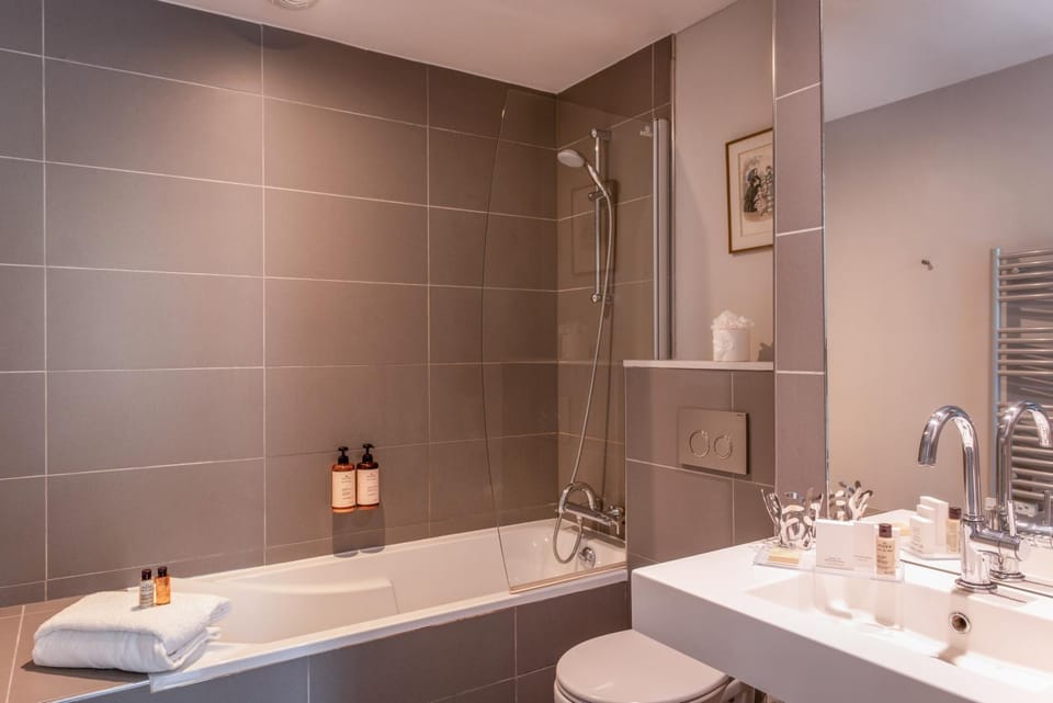 Bathroom, Bath