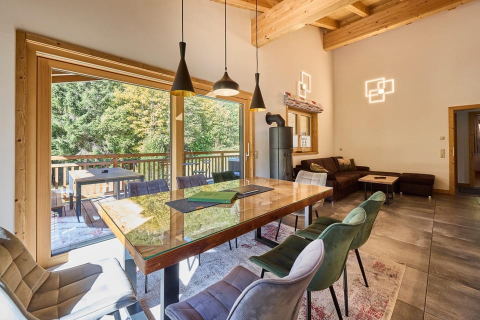 Living room, Dining area