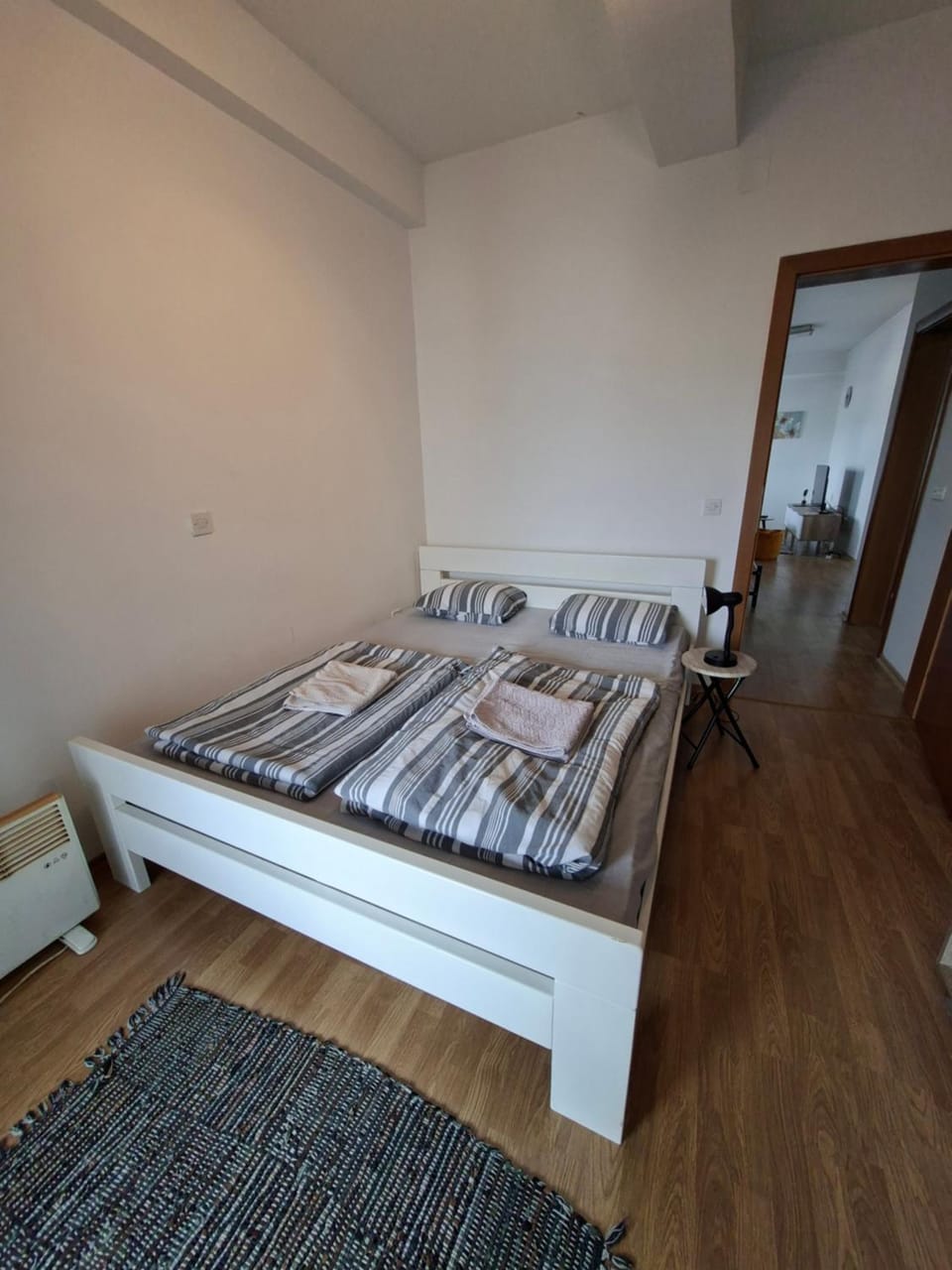 Bed, Bedroom, heating