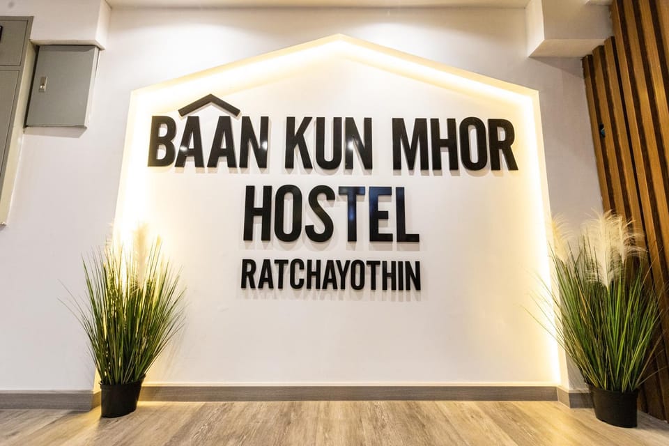 Property building, Facade/entrance, Property logo or sign, Property logo or sign, Property logo or sign, Logo/Certificate/Sign, Logo/Certificate/Sign