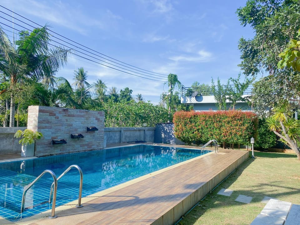 Day, Swimming pool, Swimming pool