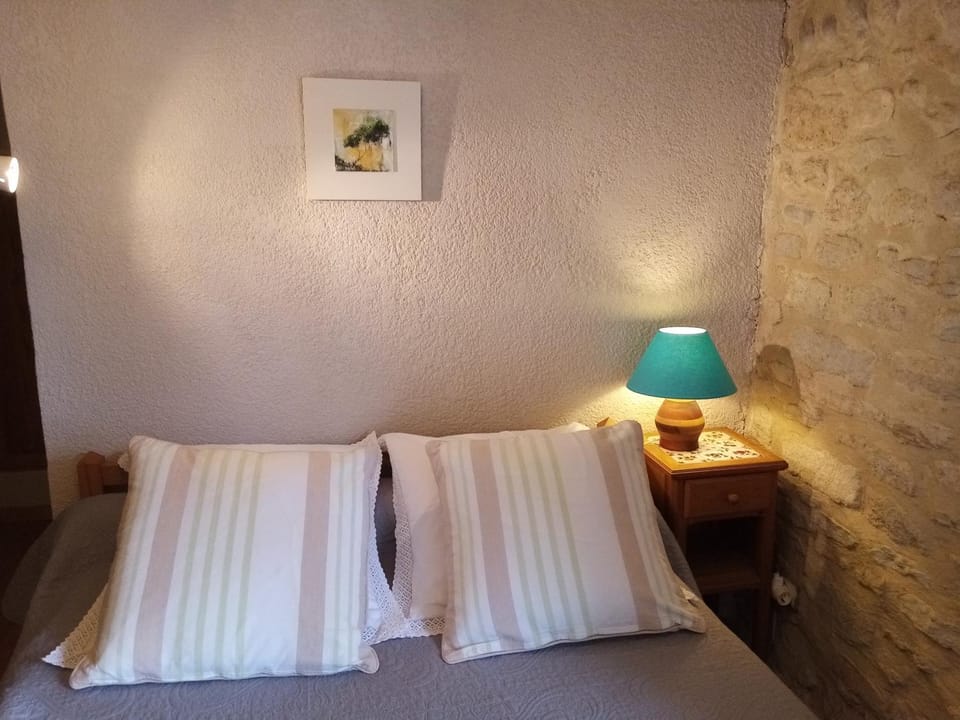 La Mare Chambres d'Hôtes Chaix accueil Bed and Breakfast in Provence