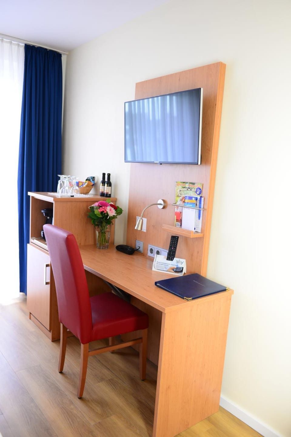 Photo of the whole room