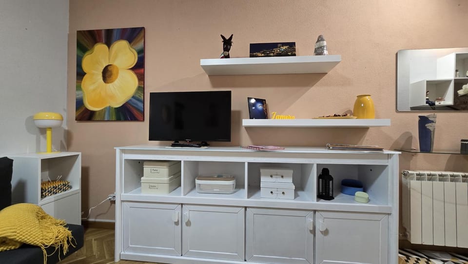 TV and multimedia, Kitchen or kitchenette