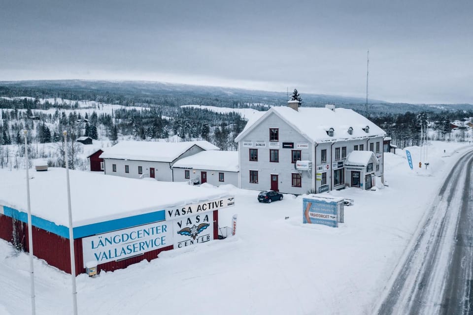 Property building, Facade/entrance, Winter