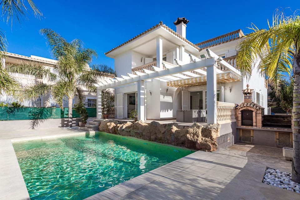 Property building, Swimming pool, Swimming pool