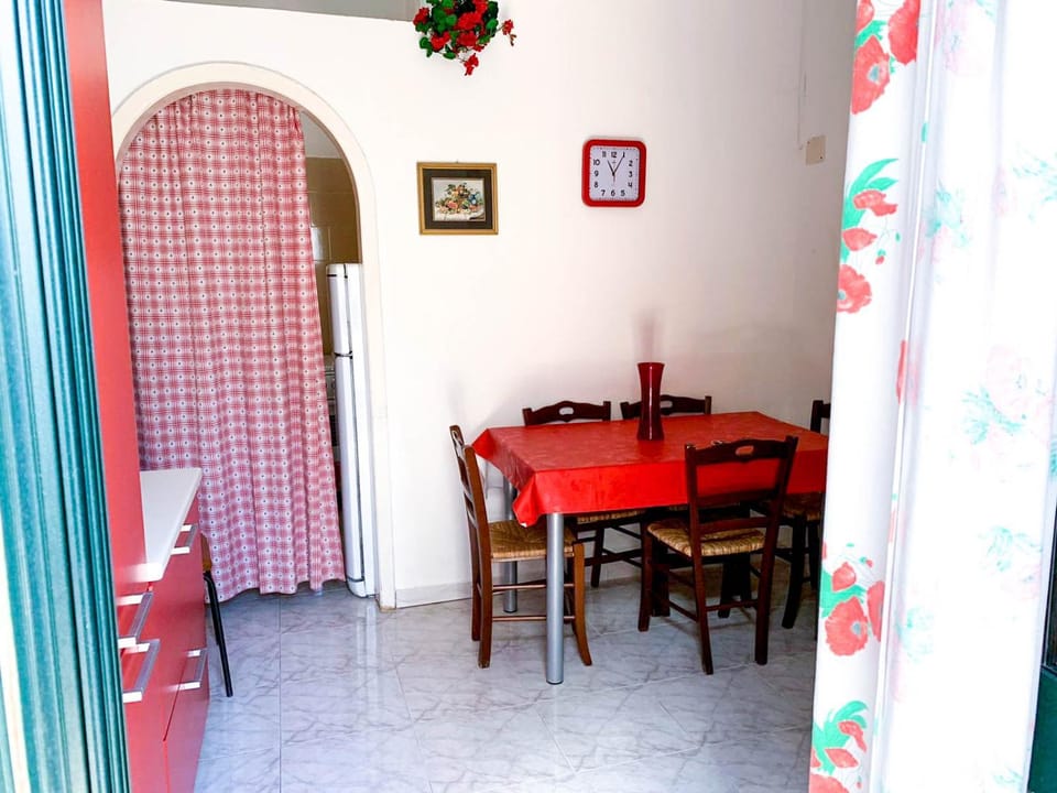 Living room, Photo of the whole room, Seating area, Dining area