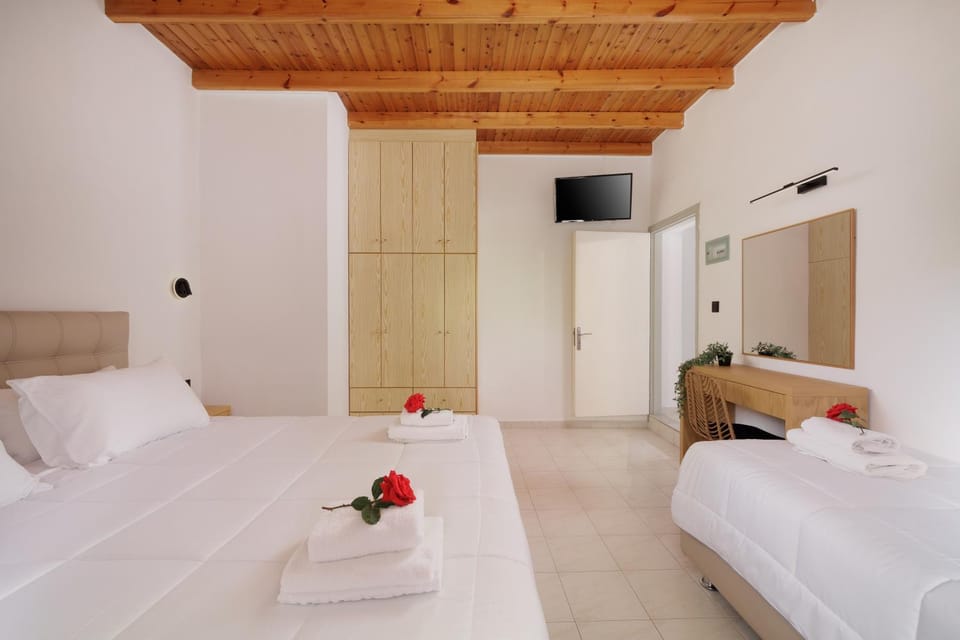 Bed, TV and multimedia, Bedroom, towels, wardrobe