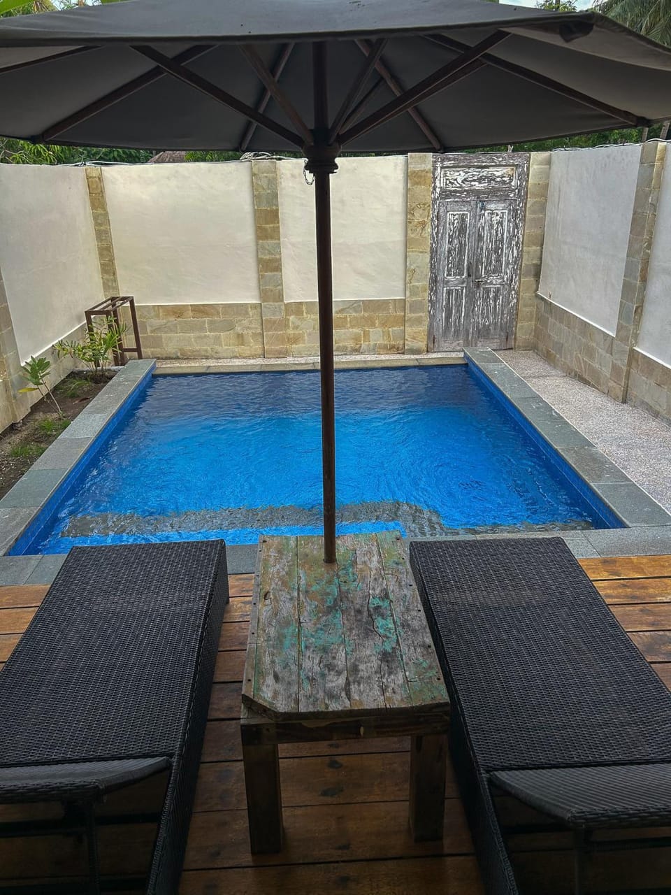 Swimming pool