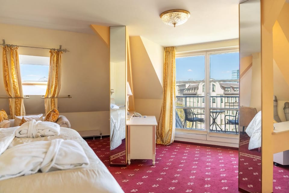Bed, Balcony/Terrace, Photo of the whole room, Bedroom