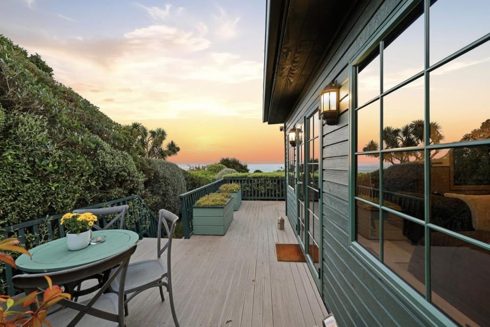 Private seaside couples hideaway House in Otago