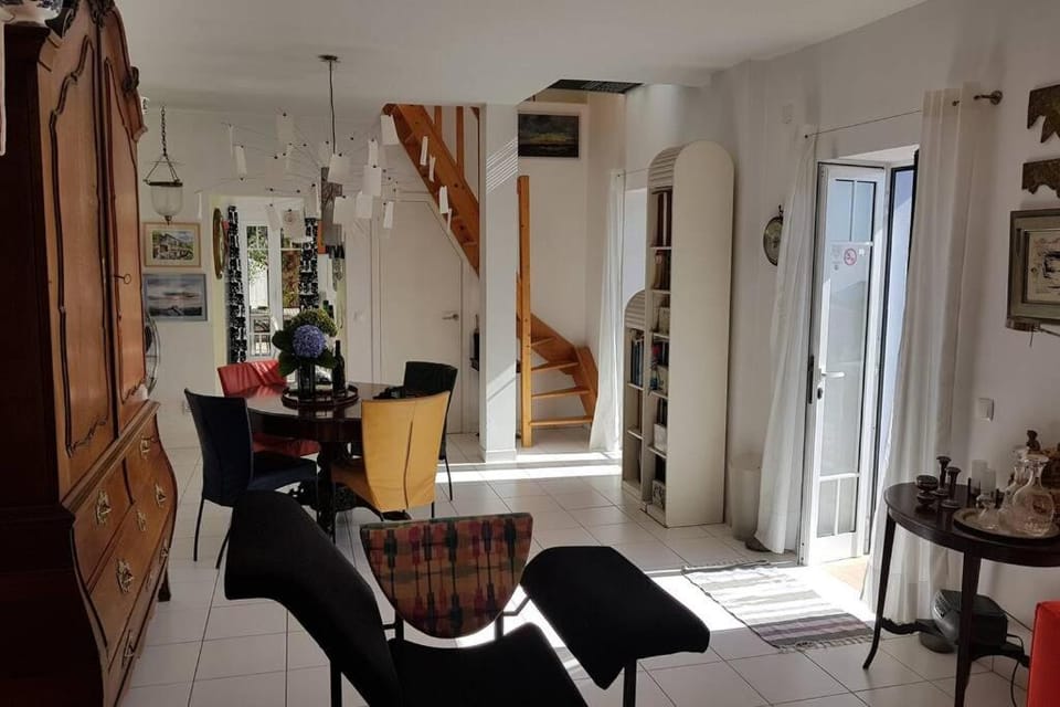 Living room, Photo of the whole room