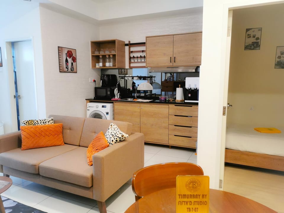 Kitchen or kitchenette, Living room