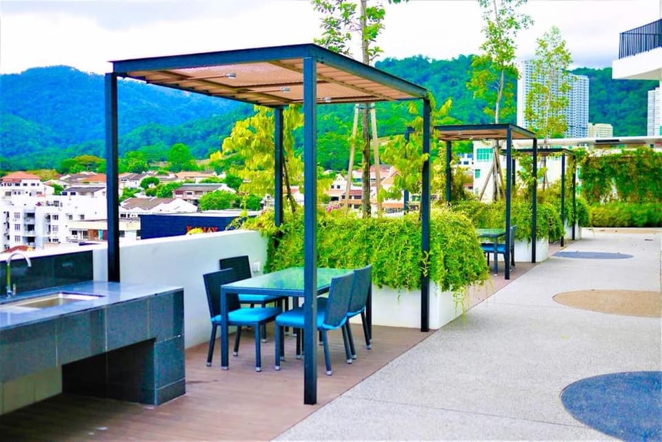 Landmark by Katana 3BR Romantic Luxury Seaview Homestay Gurney无敌海景三房套房 Apartment in Tanjung Bungah