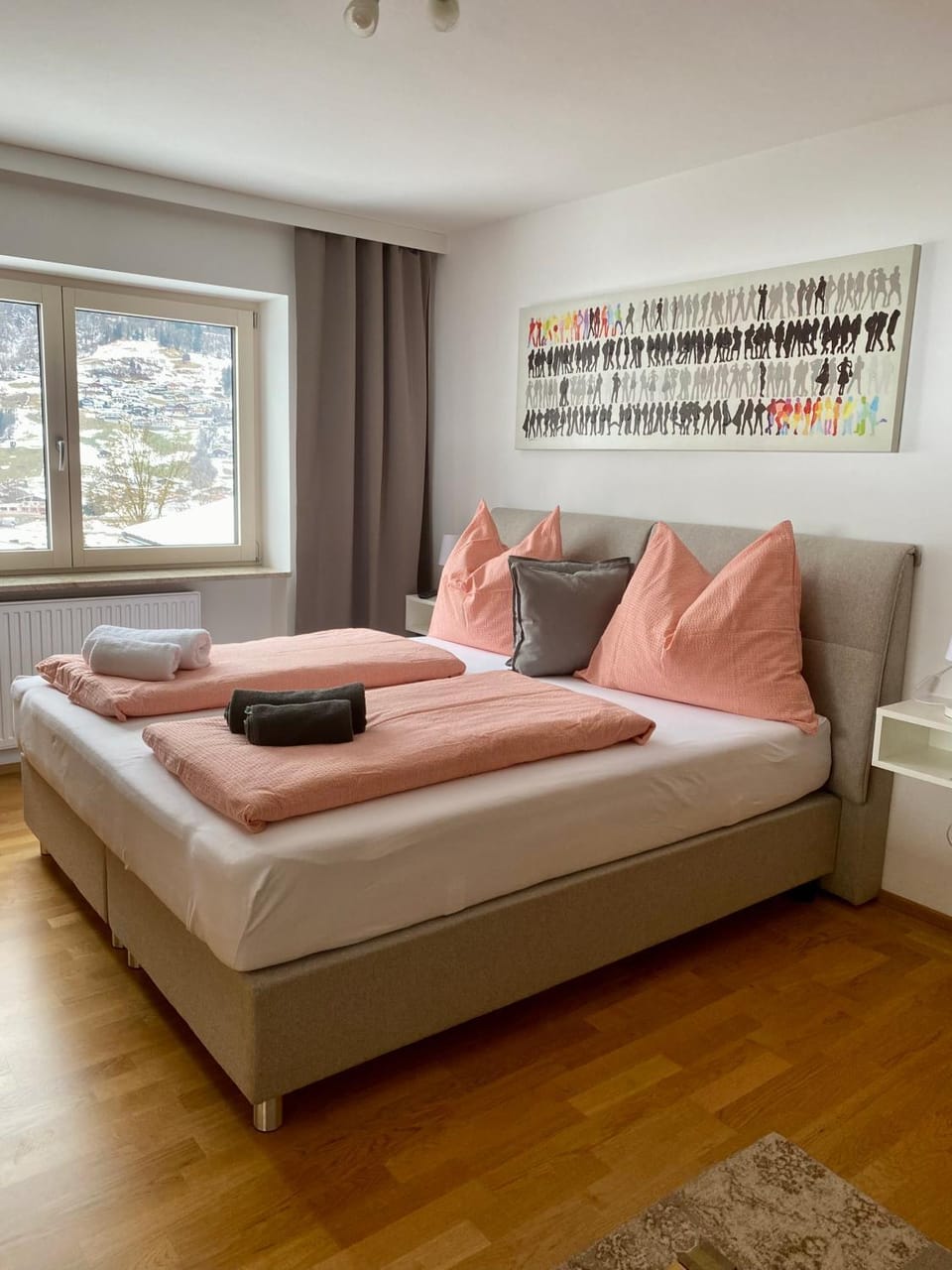 Bed, Photo of the whole room, Bedroom