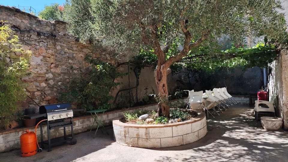 Patio, Patio, Inner courtyard view