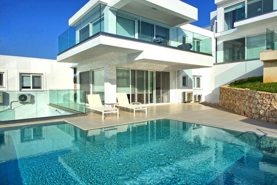Property building, Facade/entrance, Swimming pool