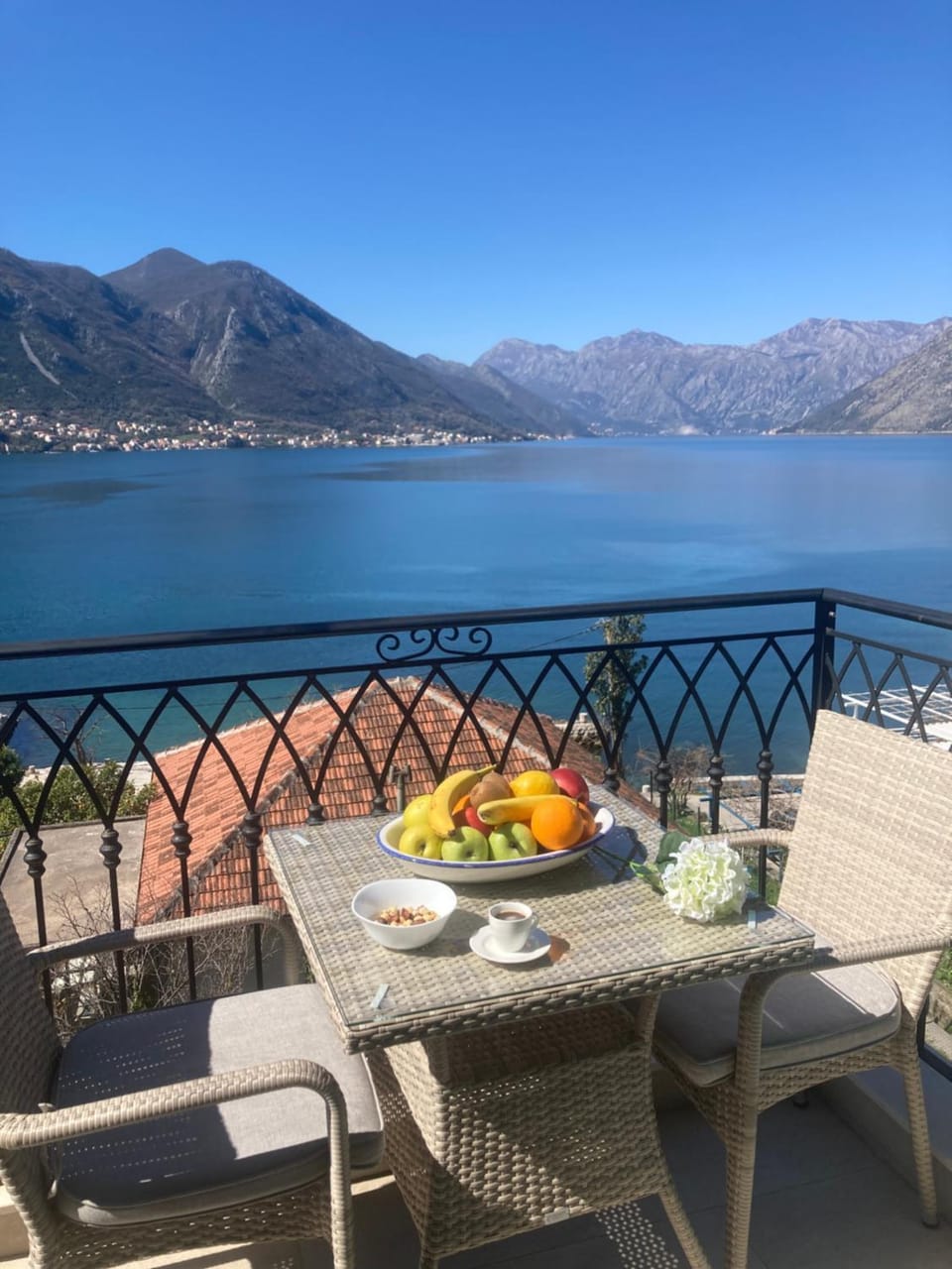 Lux Apartment, Astonishing View, 20m From Beach Apartment in Dobrota