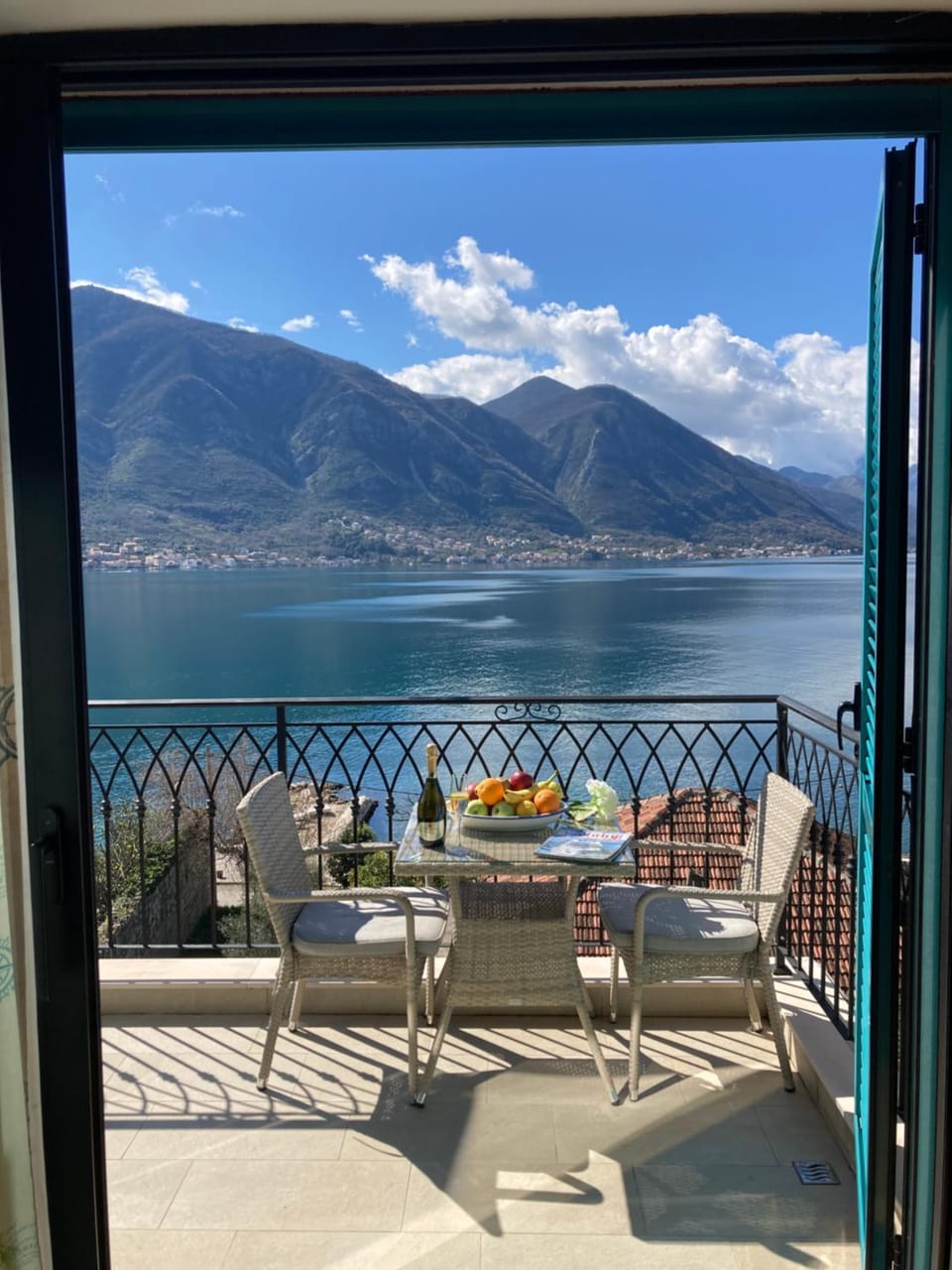 Lux Apartment, Astonishing View, 20m From Beach Apartment in Dobrota