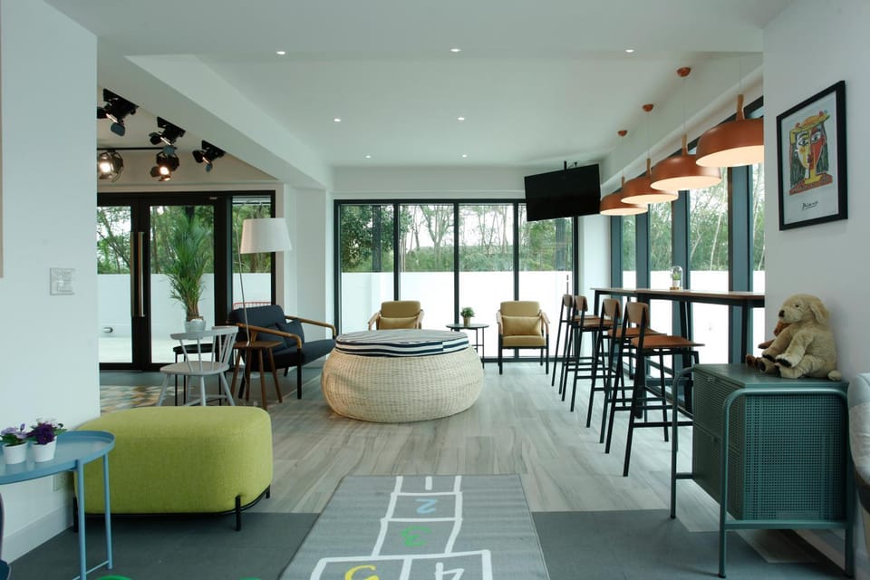 Communal lounge/ TV room