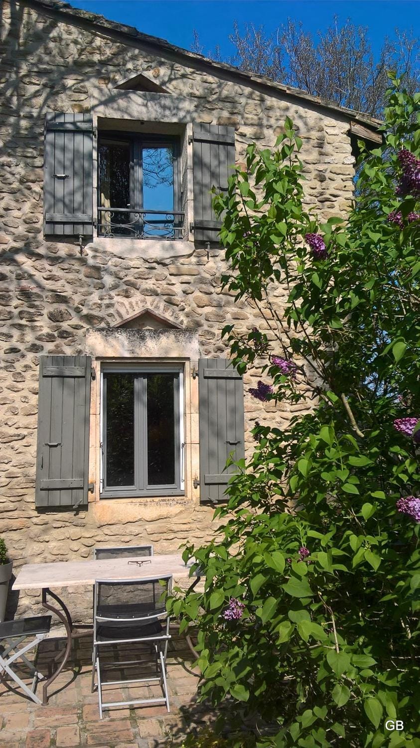 Patio, Facade/entrance
