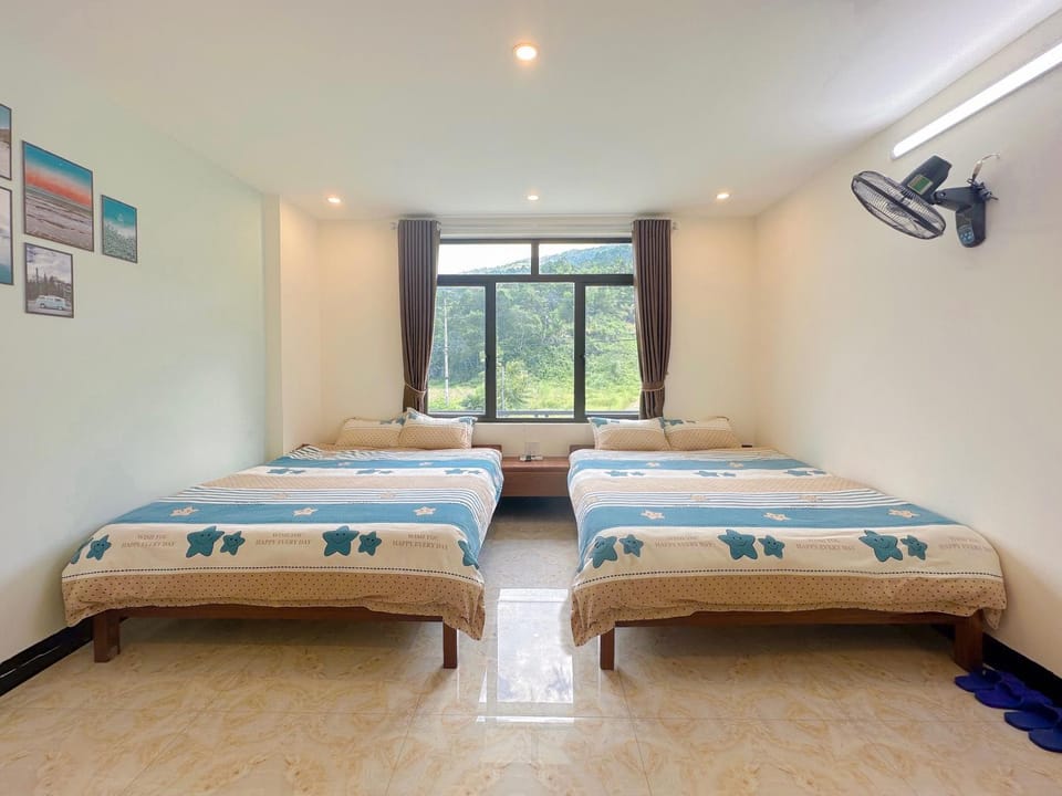 Bed, Natural landscape, Bedroom, Mountain view