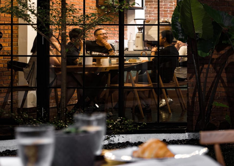 Restaurant/places to eat, Food and drinks