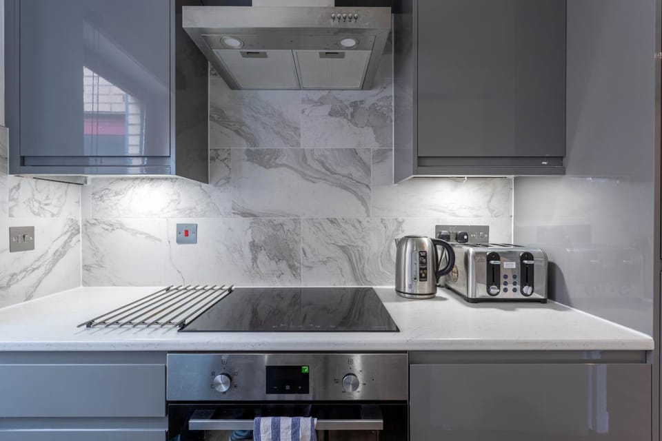 Stunning 1 Bed Merchant City Apartment with Parking Apartment in Glasgow