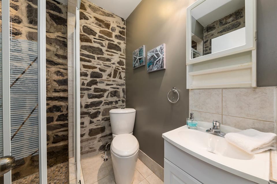 Shower, Toilet, Bathroom