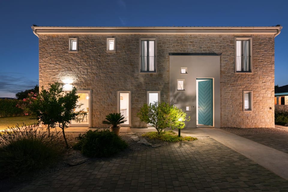 Facade/entrance, Night, Garden, Parking