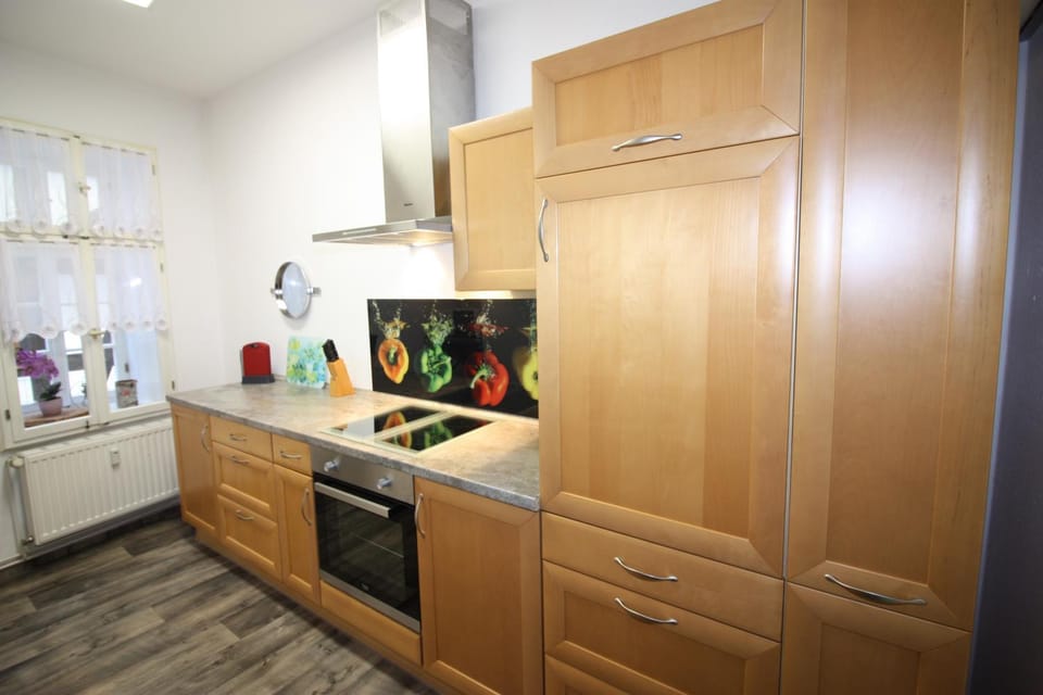 Kitchen or kitchenette, pet friendly, stove