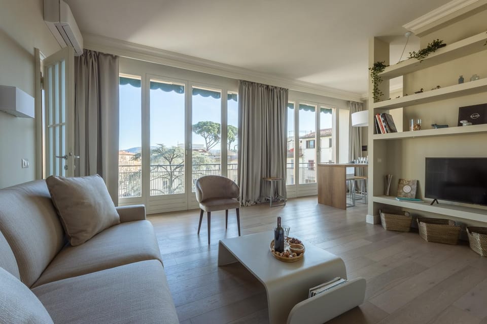 TV and multimedia, Living room, Lounge or bar