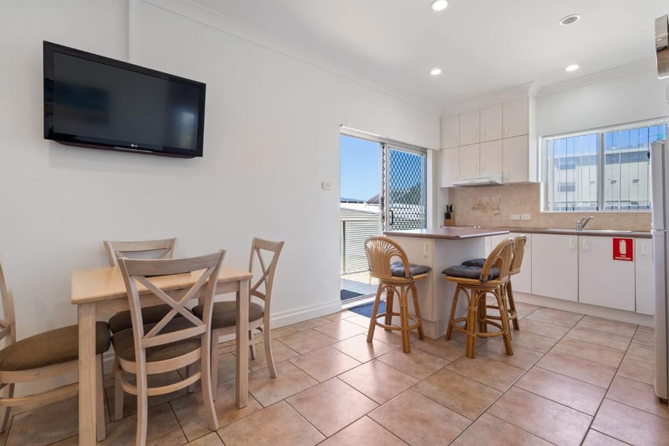 Debra Court 11 Apartment in Forster