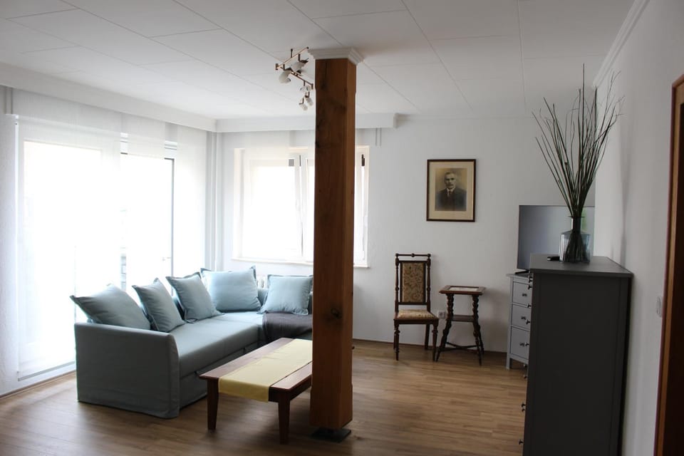 Communal lounge/ TV room, Living room, Seating area