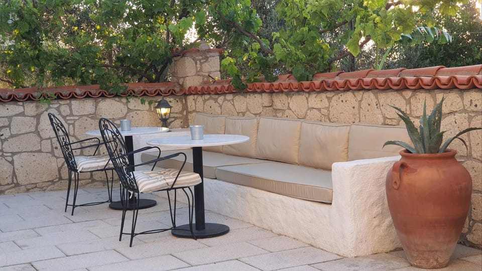 Garden, Seating area