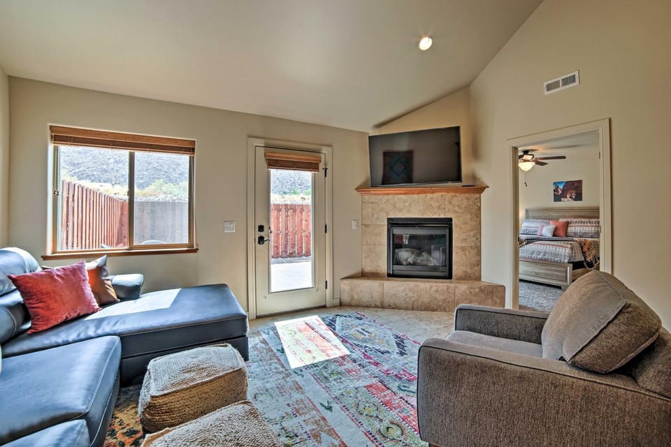 Moab Townhome w/ Hot Tub & Patio - Near Arches House in Utah