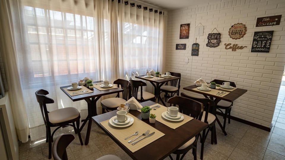 Coffee/tea facilities, Dining area